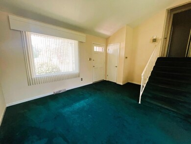 ACCESS TO UPPER LEVEL