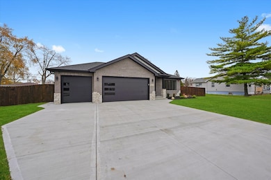 8015 S 85th Ave, Justice, IL 60458 - photo 4