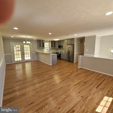 39552 Jarrell Dr, Mechanicsville, MD 20659 - photo 3