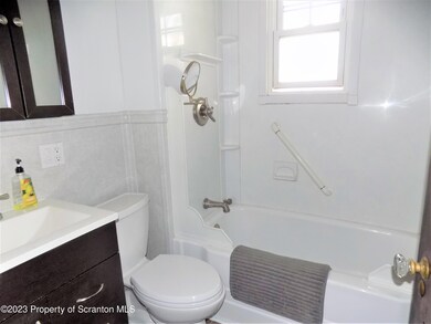 852 N Rebecca Ave, Scranton, PA 18504 - photo 2