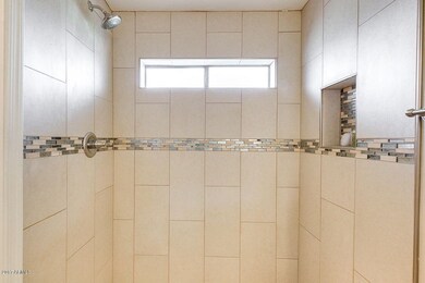 558 S Robin Ln, Mesa, AZ 85204 - photo 2