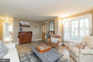 994 Hillside Dr, Southampton, PA 18966 - photo 5