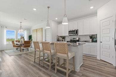 13906 Bay Crest Ct, La Marque, TX 77568 - photo 2