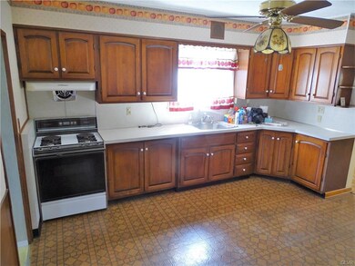 605 2nd St, Whitehall, PA 18052 - photo 3