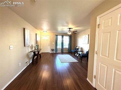 Entrance foyer featuring baseboards, visible vents