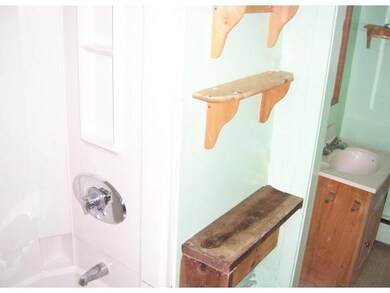 11 Newman St, Hillsborough, NH 03244 - photo 5