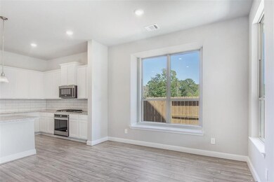 10730 Chinese Violet, Conroe, TX 77385 - photo 5