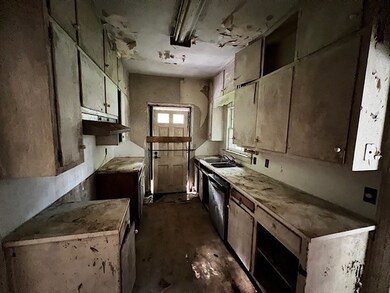 1811 N Dixon Dr, Columbus, GA 31906 - photo 7