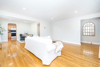 43 Arnold Way, West Hartford, CT 06119 - photo 3