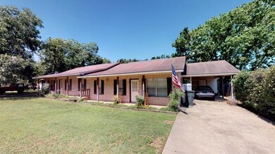 1004 W Hill St, Fredericksburg, TX 78624 - photo 2