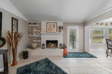 6808 Woodway Dr, Fort Worth, TX 76133 - photo 6