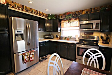 9211 Lantana Dr, Louisville, KY 40229 - photo 4