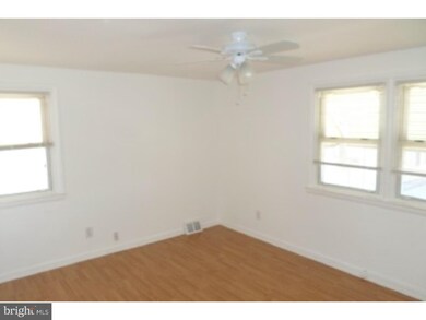 1217 Leiper St, Crum Lynne, PA 19022 - photo 6