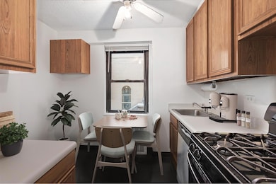 The Savoy unit 4D, New York, NY 10028 - photo 3