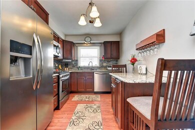 2 YEAR OLD EAT-IN KITCHEN