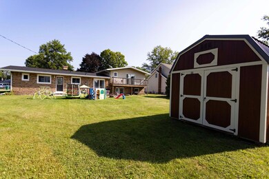 122 W Ben St, New Carlisle, IN 46552 - photo 2