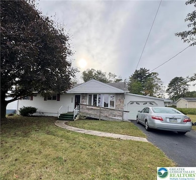 470 N 8th St, Lehighton, PA 18235 - photo 2