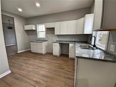 503 S 5th Ave W, Newton, IA 50208 - photo 3