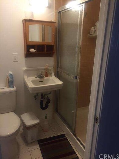 3/4 bath with new energy efficient flushing toilet.