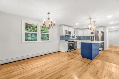 175 E Pershing St, Bloomfield, CT 06002 - photo 7