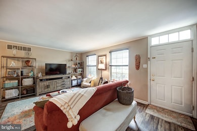 123 Discovery Ct, Norristown, PA 19401 - photo 2