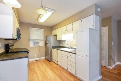 04_2502BristolTerracde_5_Kitchen_LowRes
