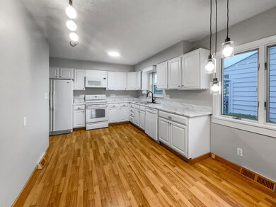 1108 Saint Cecelia Dr, Columbus, OH 43204 - photo 6