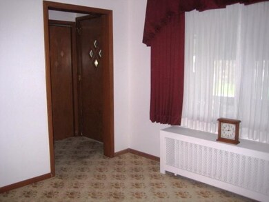 9 Concord St, Schenectady, NY 12302 - photo 2