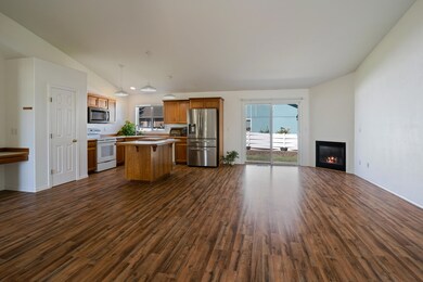 1915 SW 35th St, Redmond, OR 97756 - photo 3