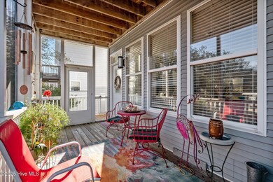 Screened-in Porch