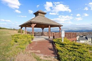 69 Windgate Cir unit 201, Fishersville, VA 22939 - photo 2