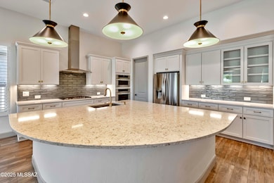 Grand Kitchen Island