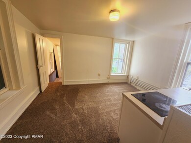39 N 7th St unit 203, Stroudsburg, PA 18360 - photo 4
