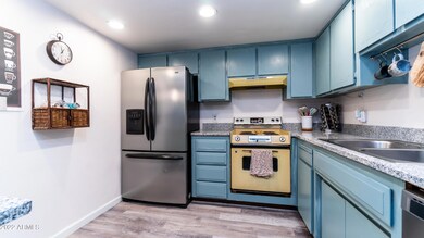 5205 S Hazelton Ln-4