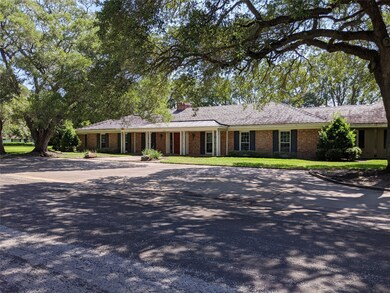 2305 Sims Ave, Bay City, TX 77414 - photo 2