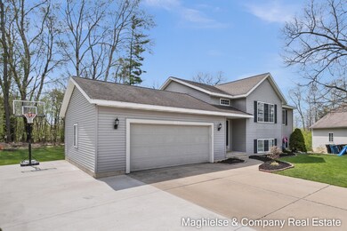 306 Willow Run Dr, Wayland, MI 49348 - photo 2