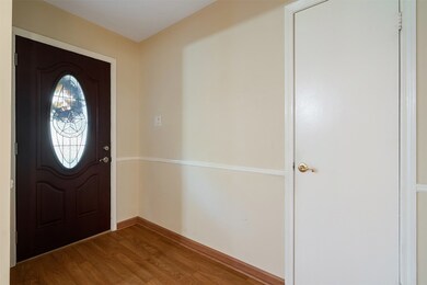 INVITING ENTRY WAY! THIS PICTURE DOES NOT DO IT JU