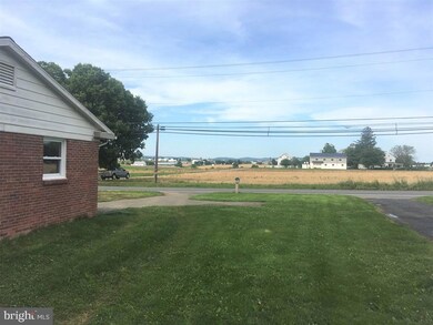 458 N Railroad Ave, New Holland, PA 17557 - photo 4