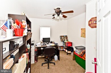 12827 W Hatton Rd, Newburg, MD 20664 - photo 5