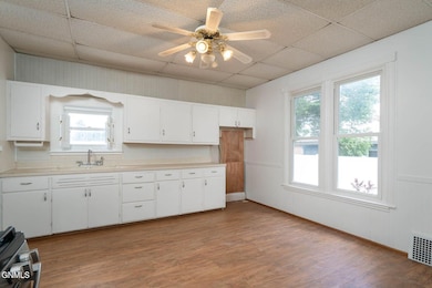 1204 2nd St NW, Mandan, ND 58554 - photo 2