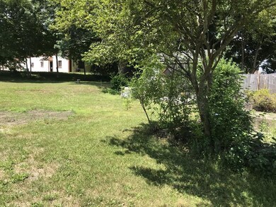 829 S Washington St, North Attleboro, MA 02760 - photo 2