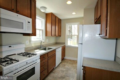 2120 Grayson Place, Falls Church, VA 22043 - photo 5