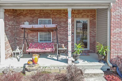 12072 Cowboys Ct, Fishers, IN 46037 - photo 4