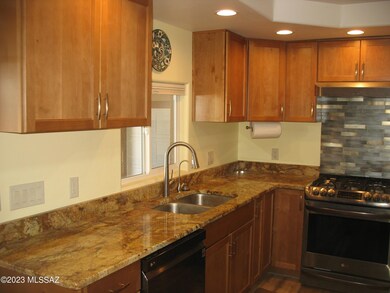 5653 Circle Z Kitchen 1
