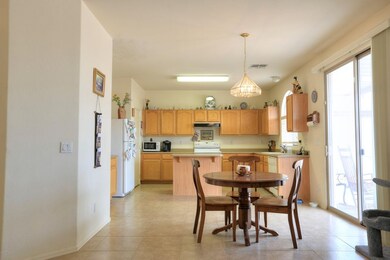 828 W Sunland Ave