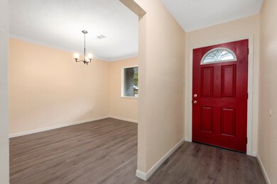 6802 Gaslight Cir unit 864E, Alvin, TX 77511 - photo 3