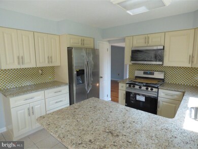 867 Lafayette Dr, Mount Laurel, NJ 08054 - photo 6