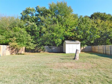 8409 Swan Park Dr, Denton, TX 76210 - photo 3