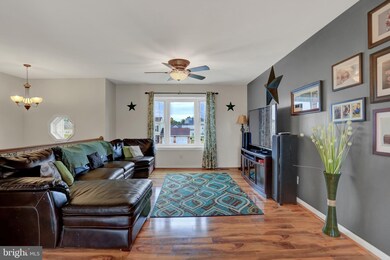 15502 Camden Dr, Greencastle, PA 17225 - photo 5