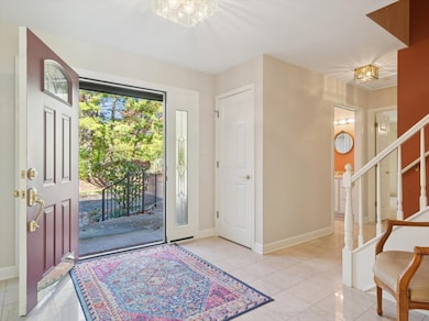 205 Bradford Ct, Lake Bluff, IL 60044 - photo 3